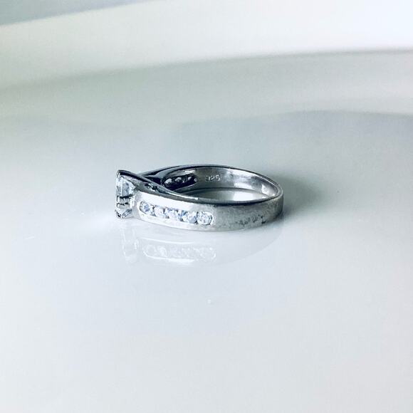 Ladies 925 Sterling Silver Cubic Zirconia Engagement Solitaire Ring - Picture 4 of 8